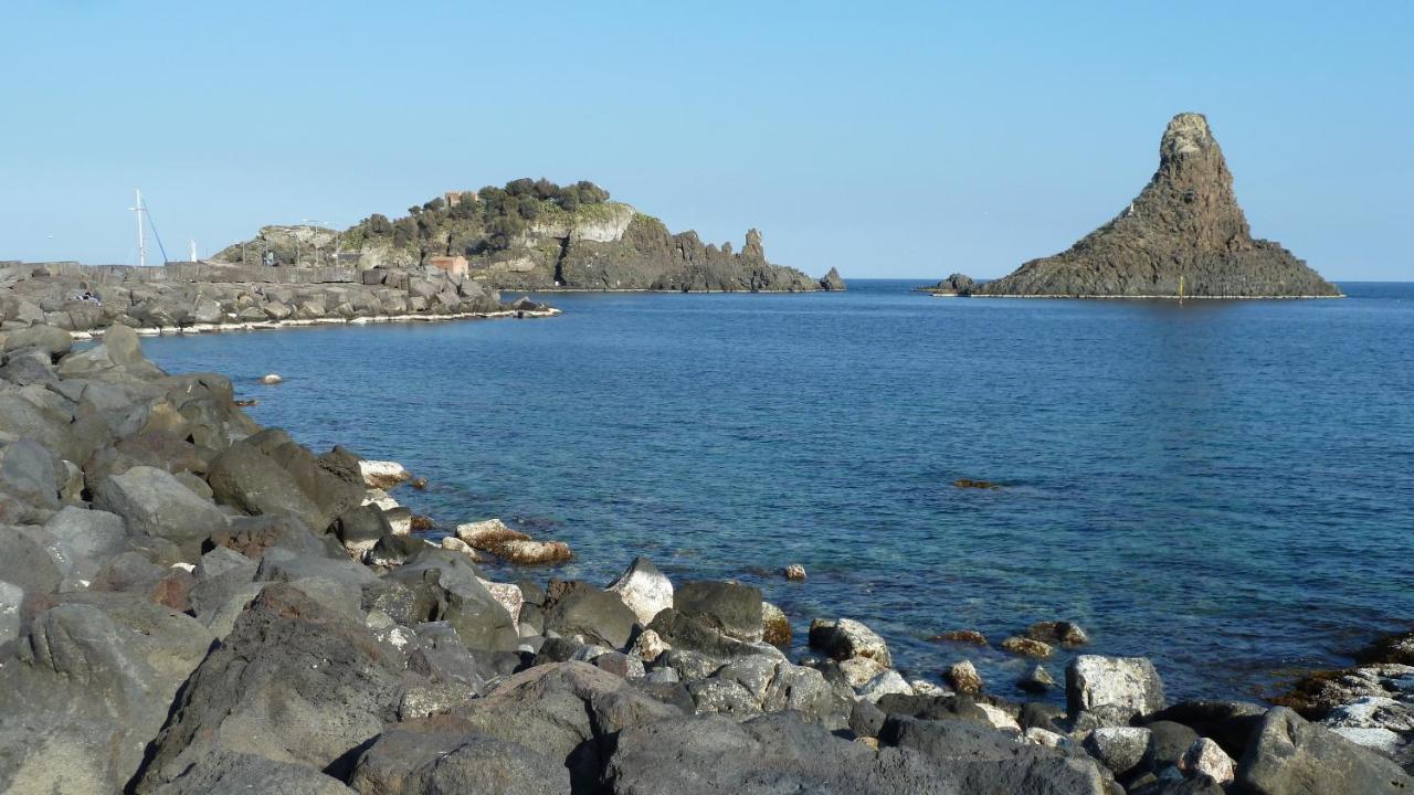 Sea Breeze Acitrezza Lägenhet Aci Castello Exteriör bild