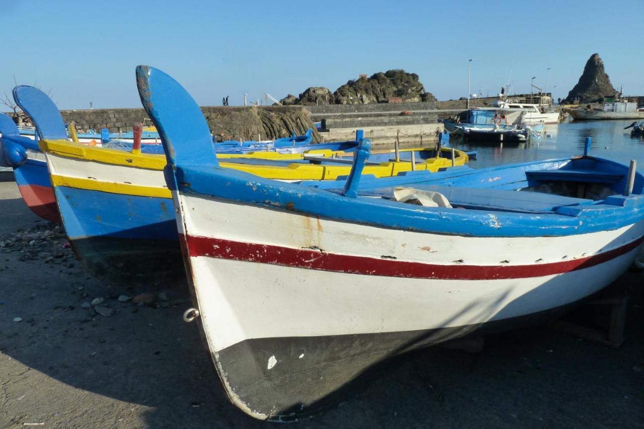 Sea Breeze Acitrezza Lägenhet Aci Castello Exteriör bild